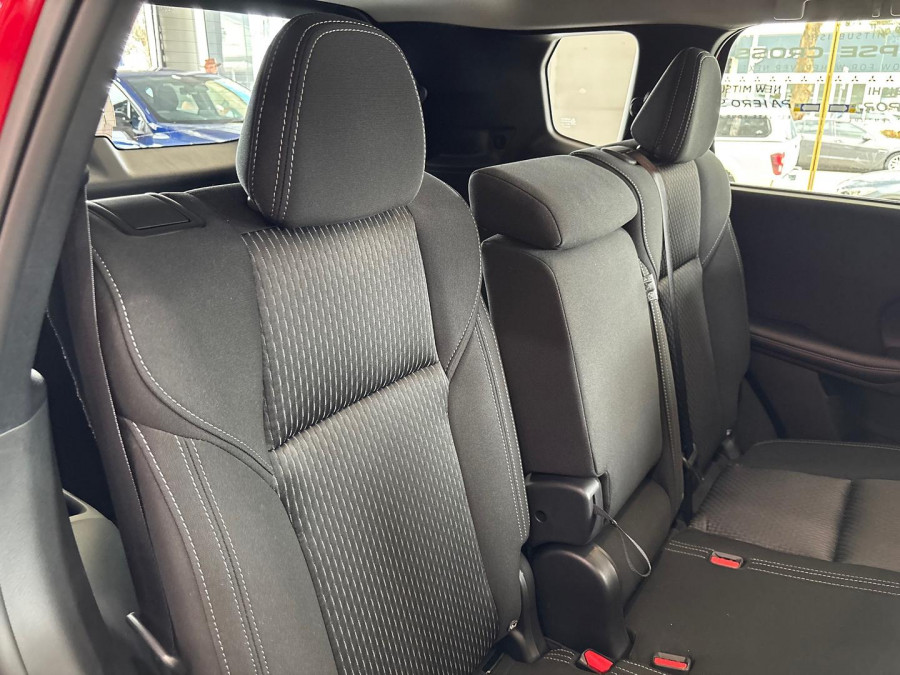 2025 Mitsubishi Outlander ZM LS SUV Image 12