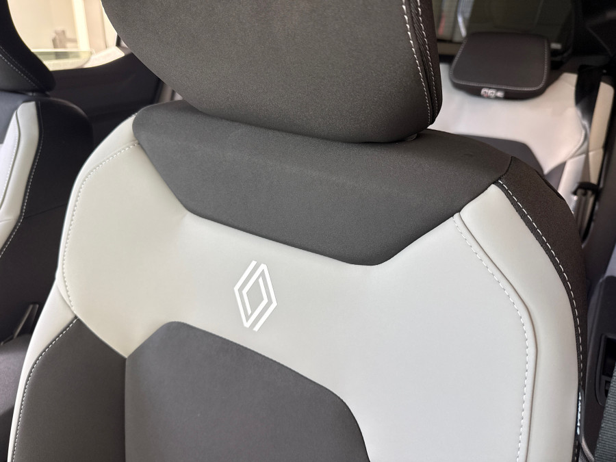 2025 Renault Duster X1311 Evolution SUV Image 18