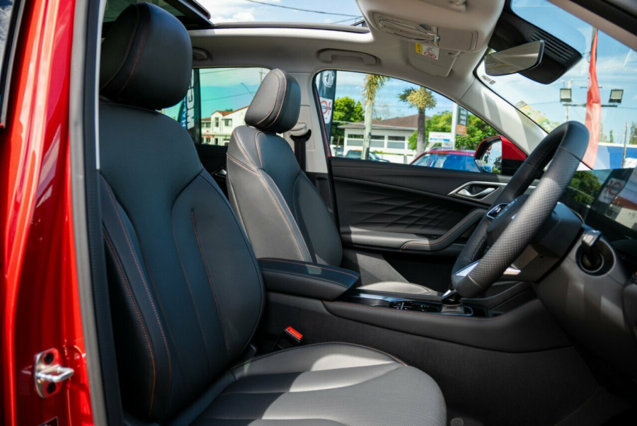 2024 MY24.5 MG HS AS33 Essence SUV Image 18