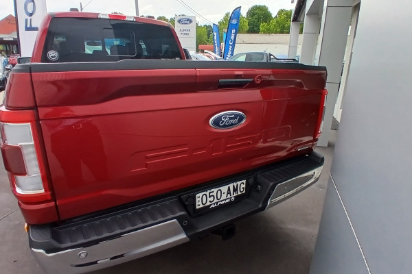 2023 Ford F-150 No Series Lariat Dual Cab Image 5