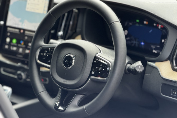 2025 Volvo XC60 UZ Ultra B5 Dark SUV Image 10
