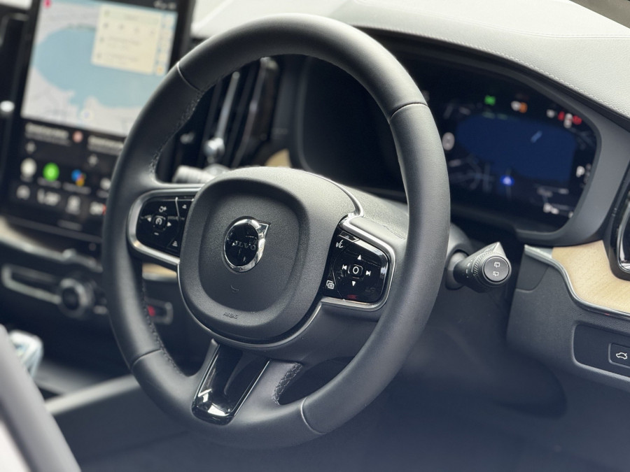 2025 Volvo XC60 UZ Ultra B5 Dark SUV Image 10