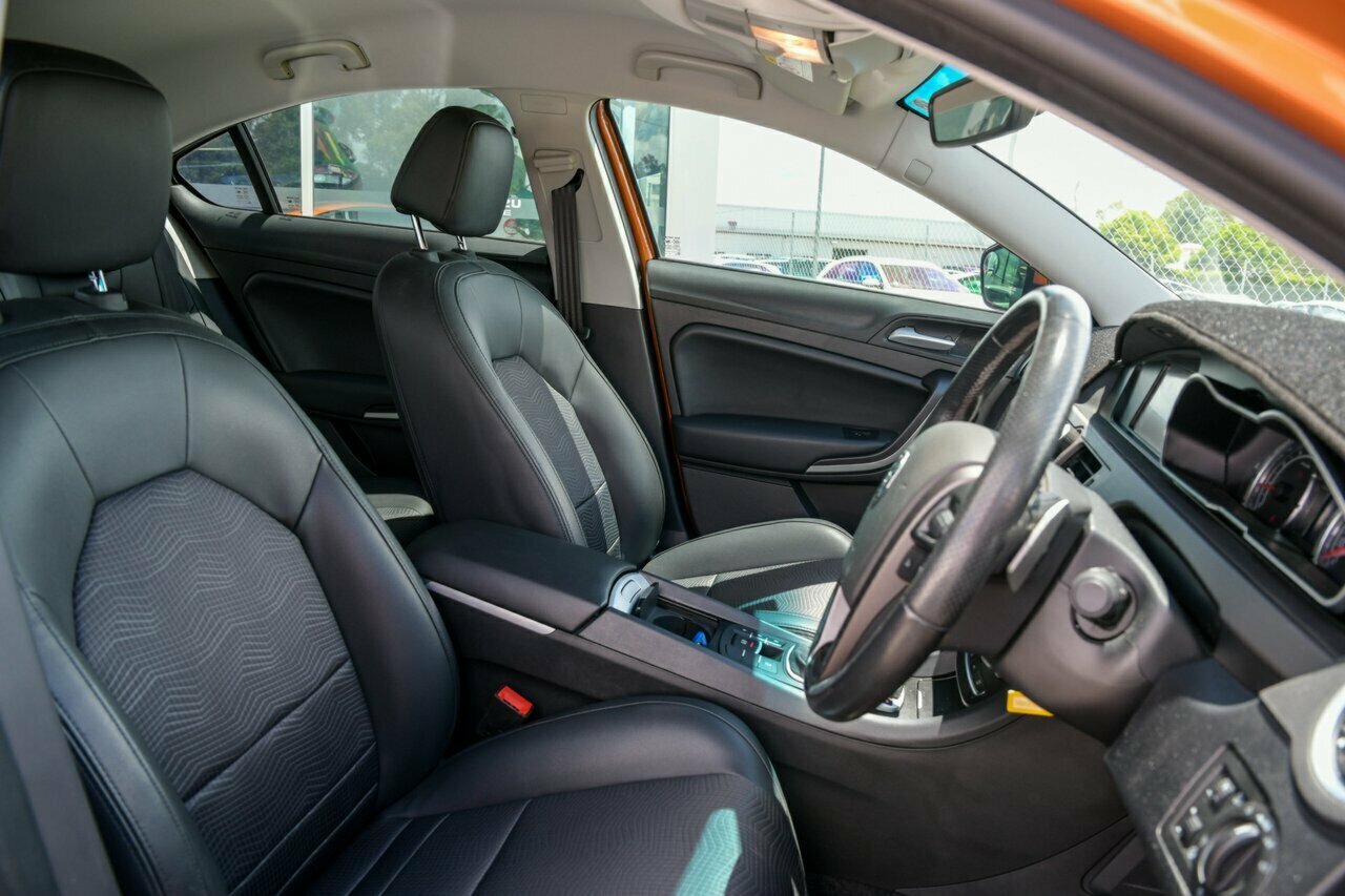 2017 MG MG6 IP2X Excite Hatchback Image 17