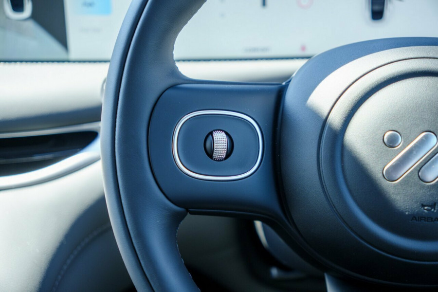 2025 MG IM5 P12L Premium Hatch Image 10