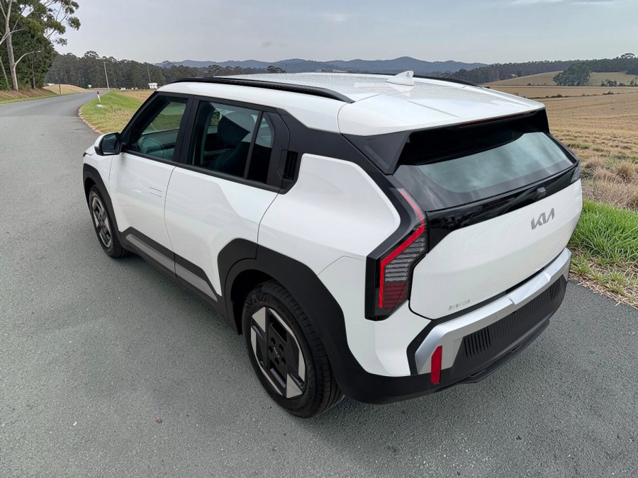 2026 MY27 Kia EV3 SV Air Standard Range SUV Image 5