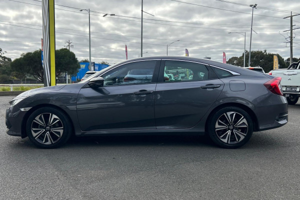 2018 Honda Civic 10th Gen VTi-L Sedan Image 9