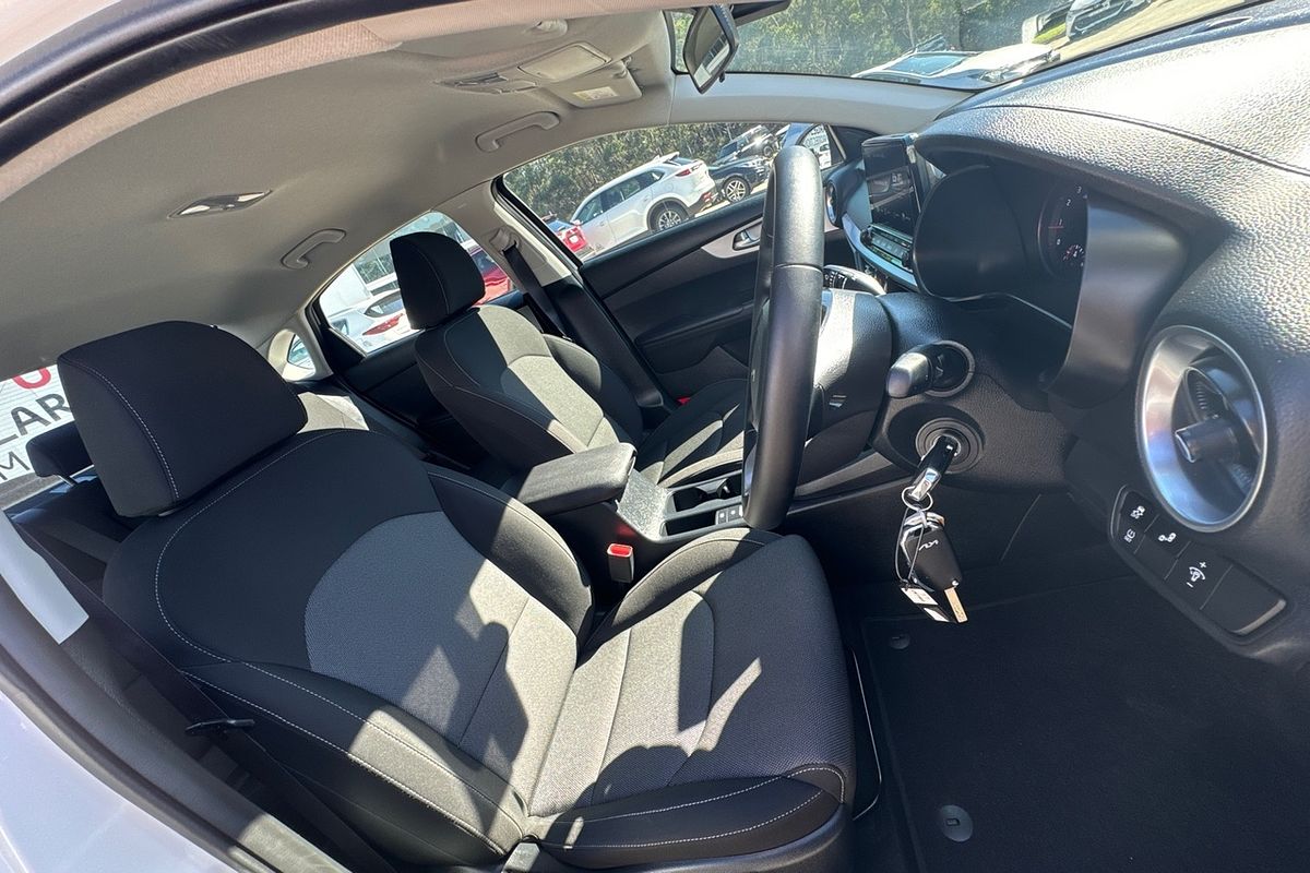 2024 Kia Cerato BD S with Safety Pack Hatch Image 10
