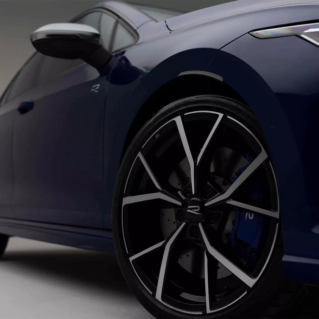 Striking wheels, superb braking Exterior Design Image