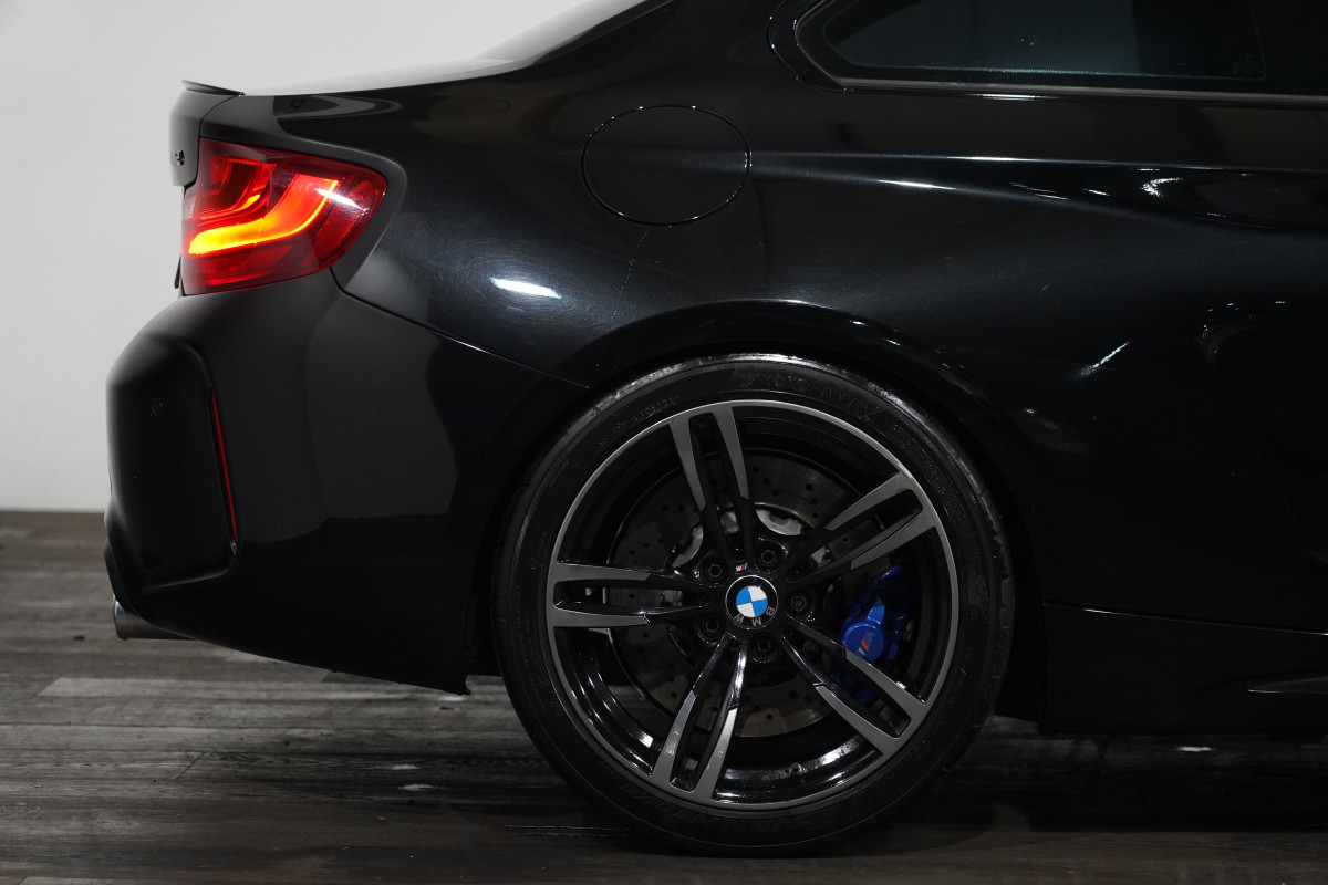 2017 BMW M2 Coupe Image 6