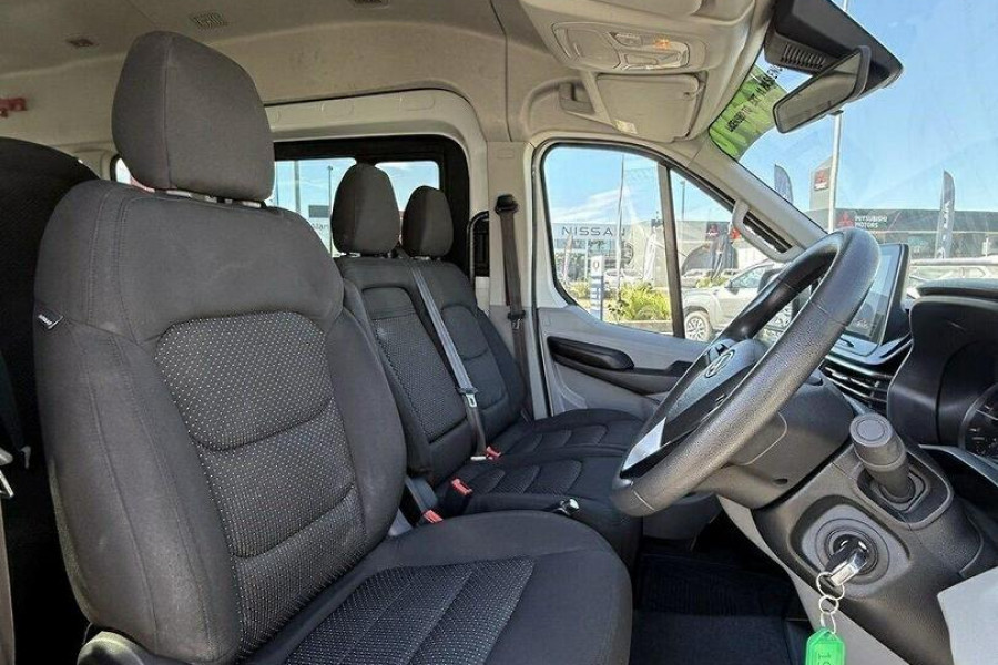 2021 LDV Deliver 9  11-Seat Bus Image 19