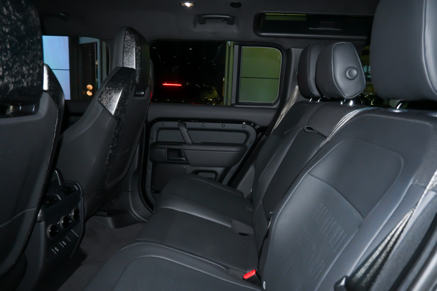 2026 Land Rover Defender L663 110 P635 OCTA Black SUV