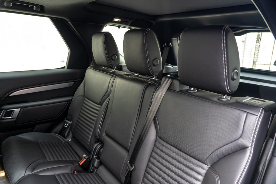 2025 Land Rover Discovery Series 5 D350 Dynamic SE SUV