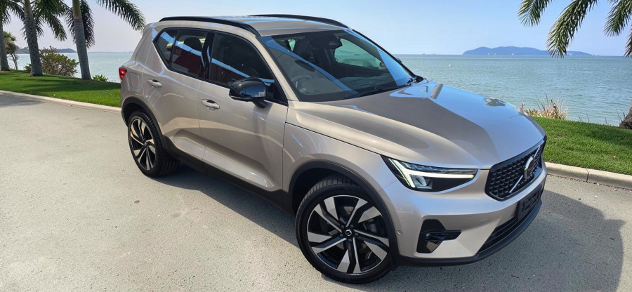 2023 Volvo XC40 XZ Ultimate B5 Dark SUV Image 1