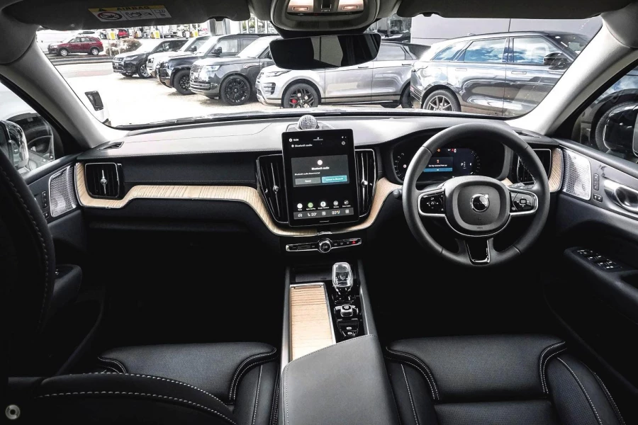 2026 Volvo XC60 UZ Ultra B5 Dark SUV Image 7