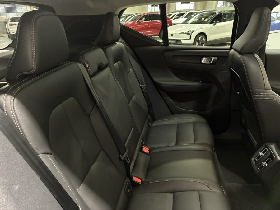 2025 Volvo XC40 XZ Plus B4 SUV Image 20