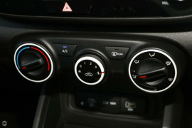 2025 Hyundai Venue QX.V5 Active SUV image 13