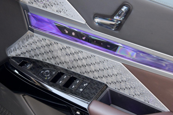 2025 BMW 7 Series G70 740i M Sport Sedan image 21