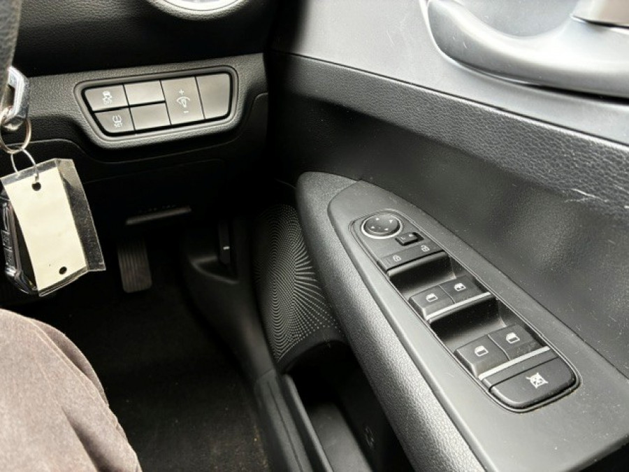 2023 MY24 Kia Cerato BD S Hatch Image 23