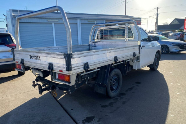 2022 Toyota HiLux TGN121R WorkMate Cab Chassis Image 3