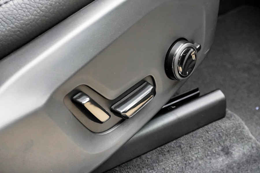 2019 Volvo XC60 UZ D4 Inscription Suv Image 16