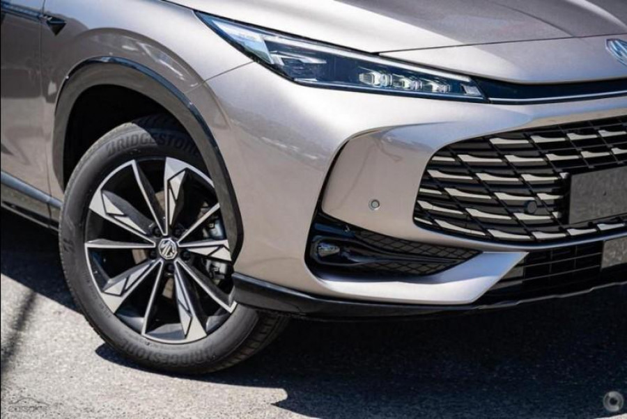 2025 MG HS AS33 Essence SUV Image 10
