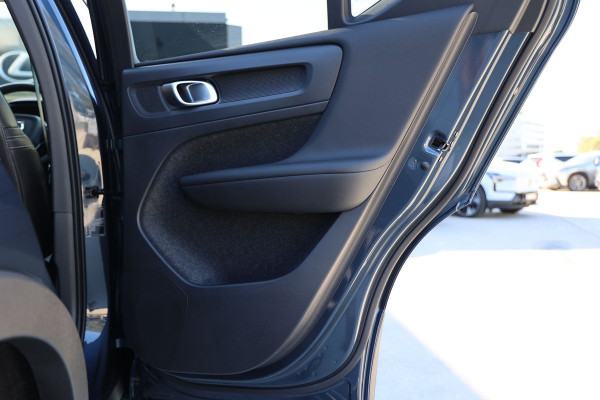 2026 Volvo XC40 XZ Ultra B4 Dark SUV Image 23