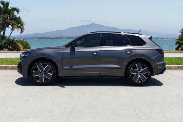 2025 MY26 Volkswagen Touareg RC 210TDI Wolfsburg Edition SUV Image 4