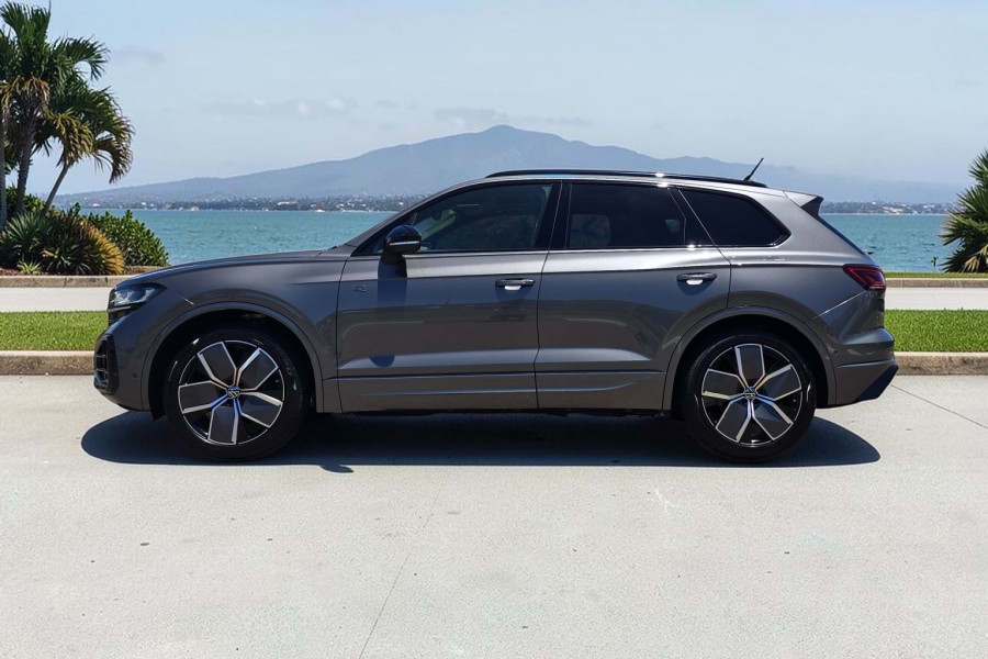 2025 MY26 Volkswagen Touareg RC 210TDI Wolfsburg Edition SUV Image 4