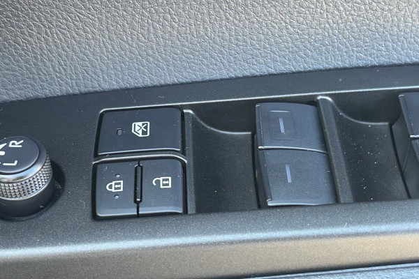 2024 Toyota Camry AXVH70R Ascent Sedan Image 21
