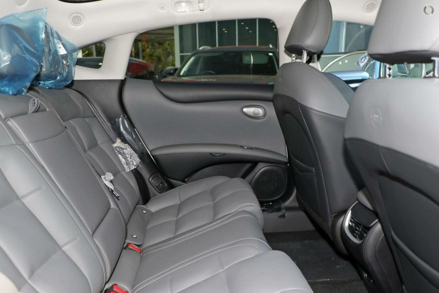 2025 MG IM5 P12L Premium Hatch Image 18