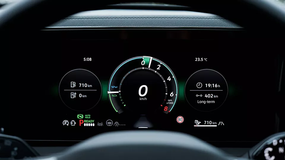 Head-up display Designed to help you keep your eyes on the road ahead Image