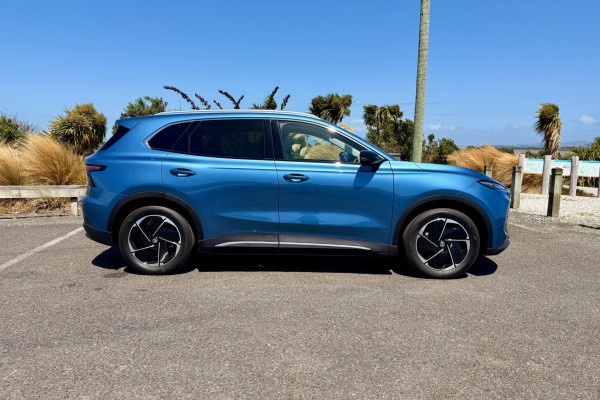 2026 MY25 MG MGS5 EV ZS3EM Essence 62 SUV Image 2