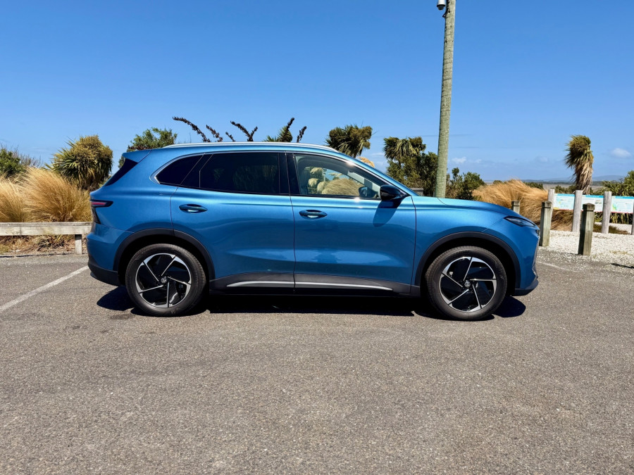 2026 MY25 MG MGS5 EV ZS3EM Essence 62 SUV Image 2