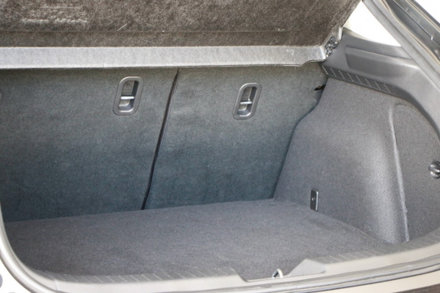 2015 Mazda 3 BM5478 Maxx Hatchback