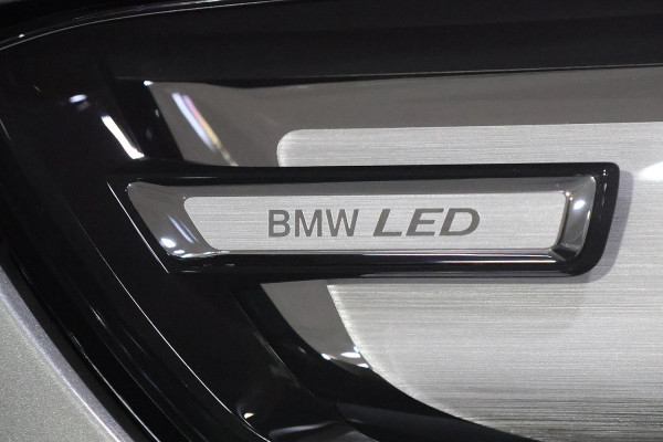 2025 BMW iX1 U11 xDrive30 M Sport SUV image 3