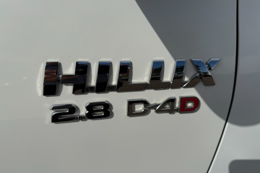 2017 Toyota HiLux GUN126R SR Cab Chassis Image 11