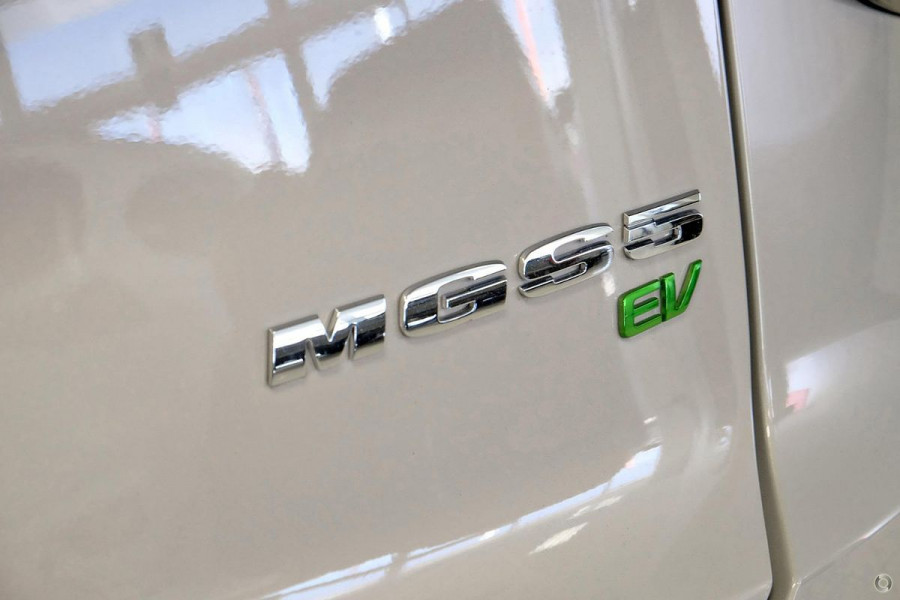 2026 MY25 MG MGS5 EV ZS3EM Essence 62 SUV Image 1