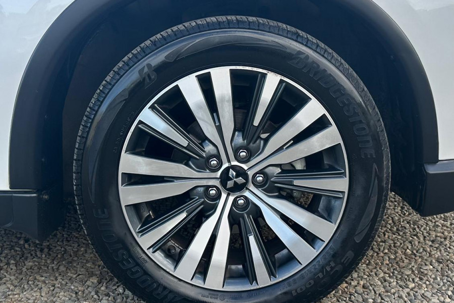 2021 Mitsubishi Outlander ZL LS SUV Image 23