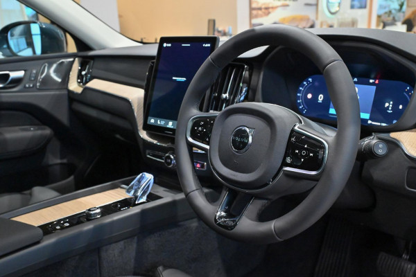 2026 Volvo XC60 UZ Plus B5 Bright SUV Image 6