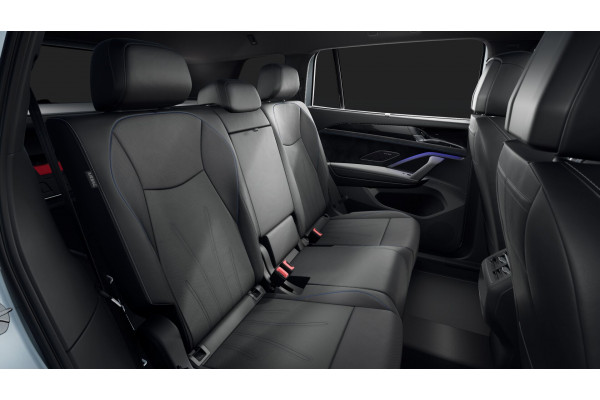2026 Volkswagen Tayron R4 200TSI eHybrid R-Line SUV Image 12