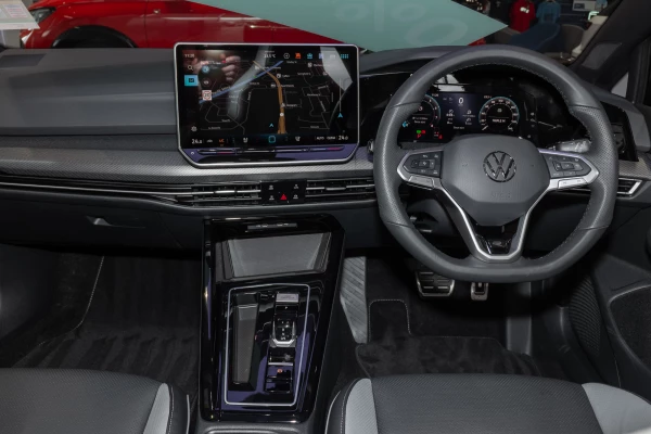 2025 Volkswagen Golf 8.5 110TSI R-Line Hatch Image 6