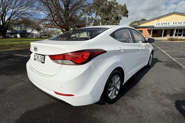 2014 Hyundai Elantra MD3 Trophy Sedan Image 3