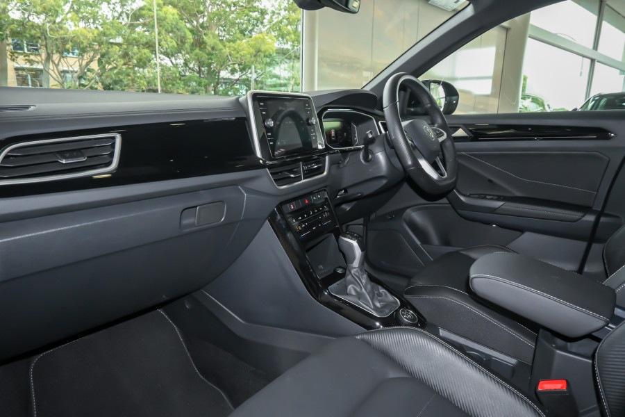2025 Volkswagen T-Roc 140TSI R-Line SUV Image 8