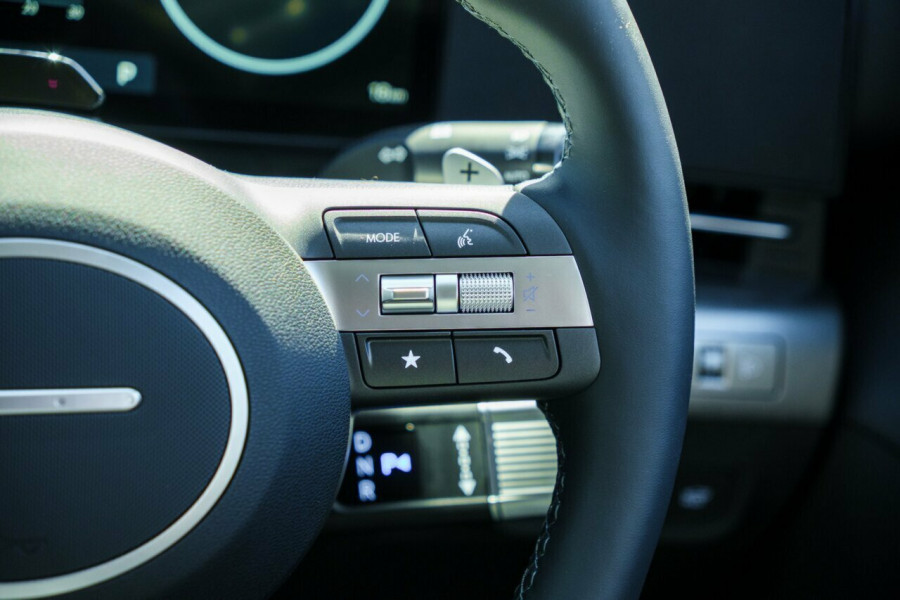 2025 Hyundai KONA SX2.V2 Premium SUV Image 11