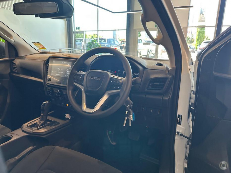 2026 MY25.5 Isuzu D-MAX RG SX High Ride Cab Chassis Image 7