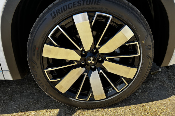 2025 Mitsubishi Outlander ZM Exceed Tourer SUV Image 10