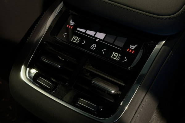 2025 Volvo XC90 L Series Ultra T8 Plug-In Hybrid SUV Image 12