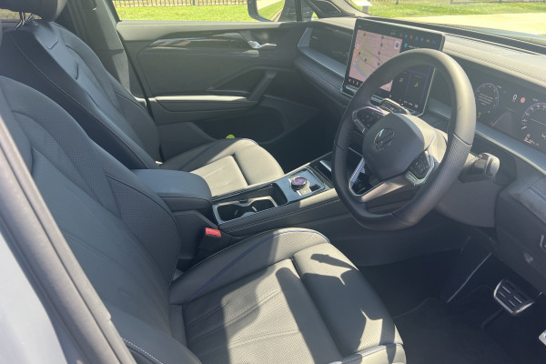2025 Volkswagen Tayron R4 195TSI R-Line SUV Image 9