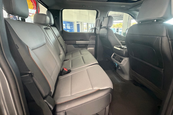 2024 Ford F-150  Lariat Dual Cab Image 14