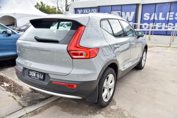 2025 Volvo XC40 XZ Plus B4 SUV Image 3
